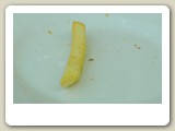 DSC_7426_Eenzaam achtergebleven patatje in een wegrestaurant
